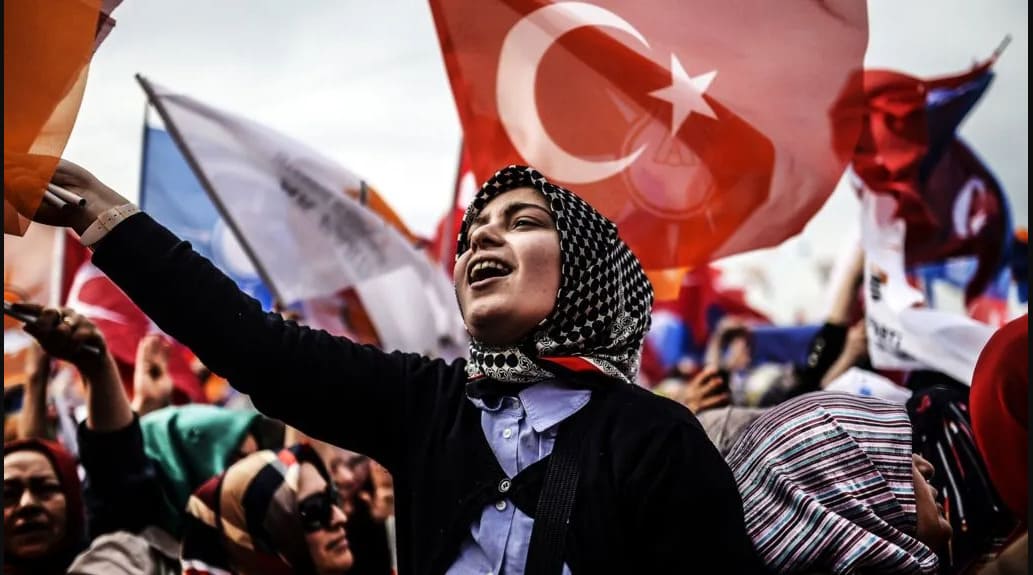 LA DEFENSA DE LOS DERECHOS HUMANOS DE LAS MUJERES EN TURQUÍA: UNA LUCHA POR LA SUPERVIVENCIA